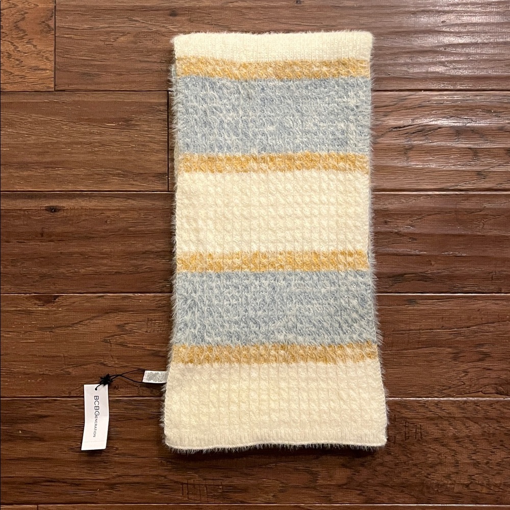 BCBGeneration New With Tag  Block Scarf in Dusty Rose